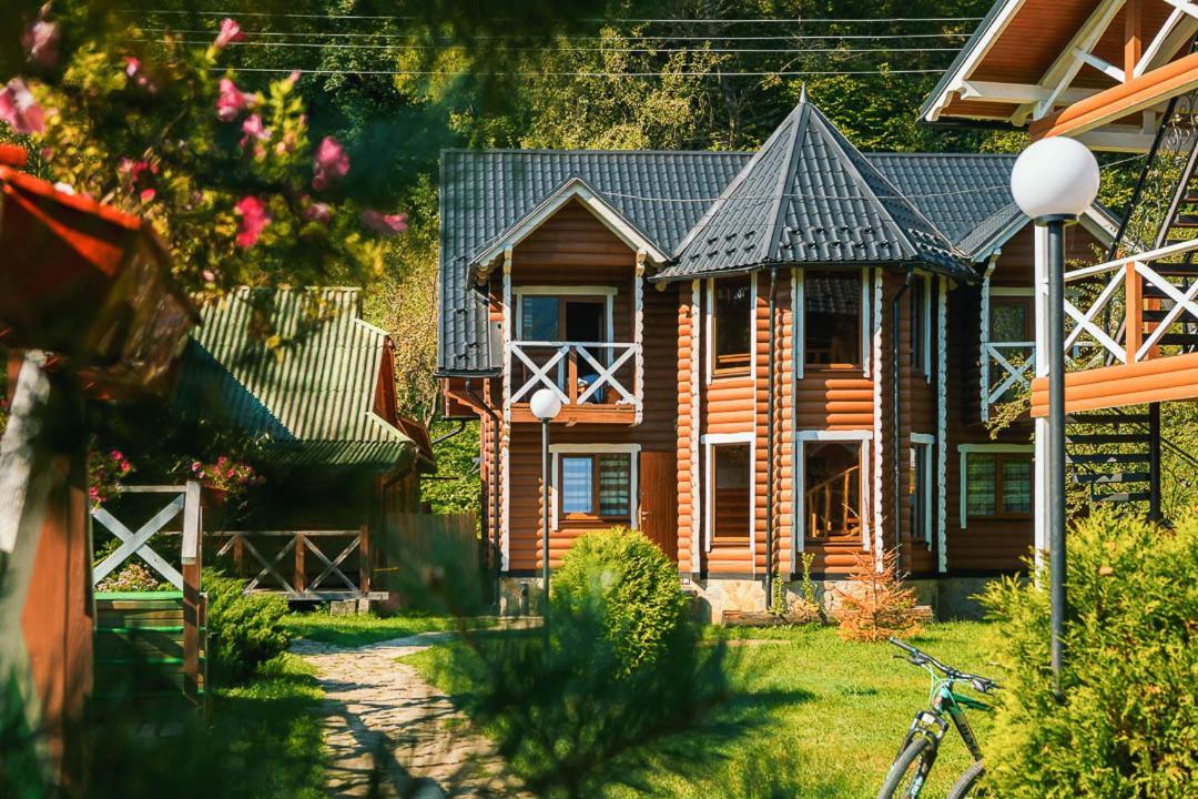 Gorycvit Hotel Verkhniy Yasenov Buitenkant foto