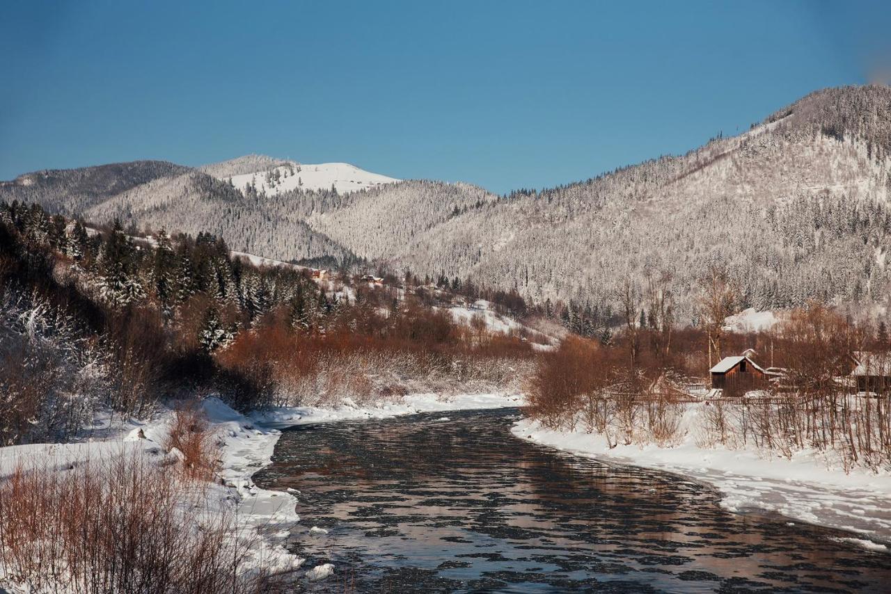 Gorycvit Hotel Verkhniy Yasenov Buitenkant foto