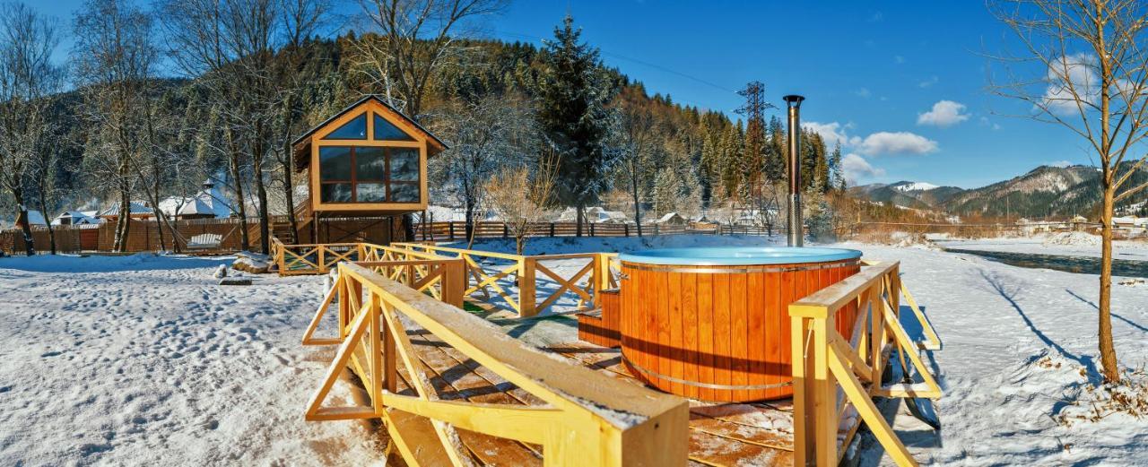Gorycvit Hotel Verkhniy Yasenov Buitenkant foto